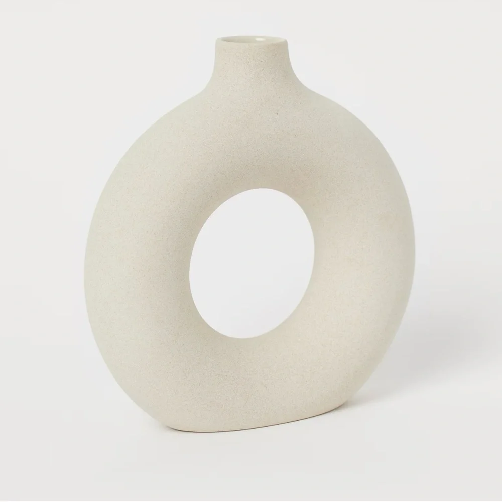 H&M Home Small 100% Ceramic Donut Vase Round Decorative Cream Light Beige